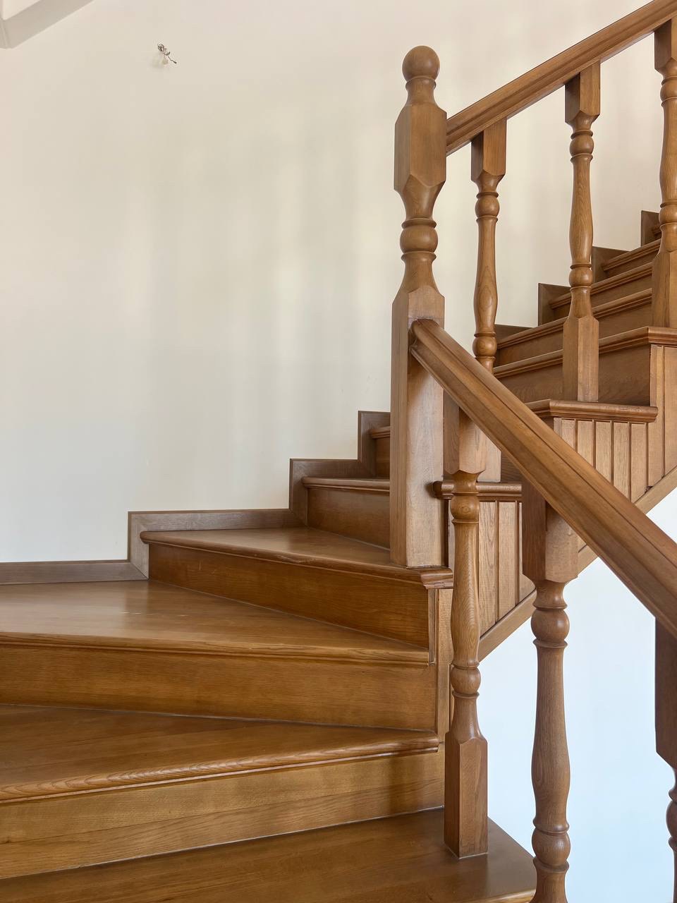 Квадратный модульный паркет в интерьере